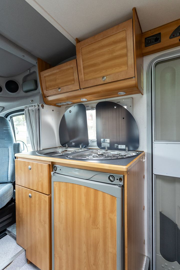Knaus Sun Traveller Ti 605 L 2.8 JTD 115hv ** ALDE (KAASU/SÄHKÖ) PITKITTÄINEN PARIVUODE, AJ VAIN 97TKM **, kuva 12