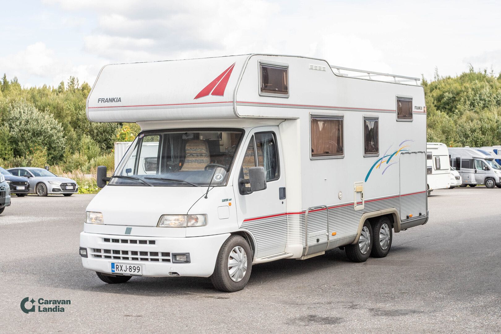 Frankia A680 2.5 TDi 115 hv **TRUMA, ERILLISVUOTEET, MARKIISI, ALKOVI **, kuva 5