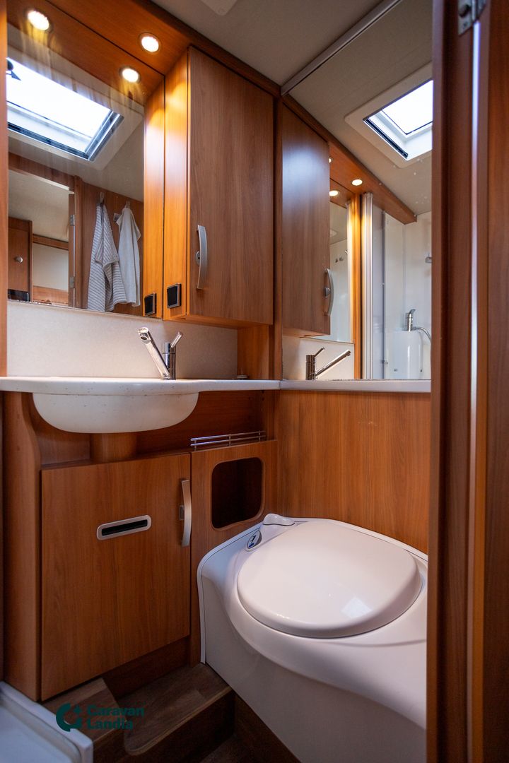 Hymer Exsis-t 588 2.3 Mjet 150hv ** TRUMA-SÄHKÖPATRUUNA, ERILLISVUOTEET, AURINKOPANEELI **, kuva 15