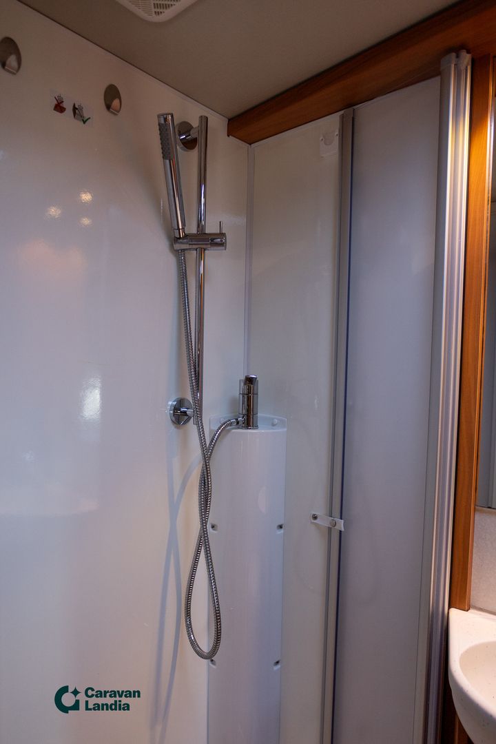 Hymer Exsis-t 588 2.3 Mjet 150hv ** TRUMA-SÄHKÖPATRUUNA, ERILLISVUOTEET, AURINKOPANEELI **, kuva 16