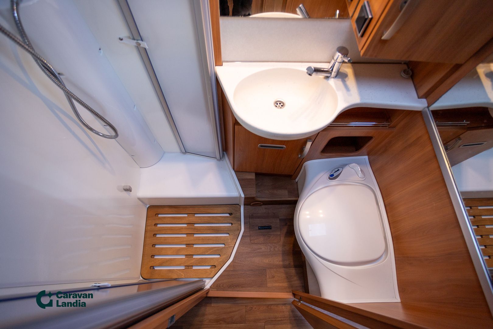 Hymer Exsis-t 588 2.3 Mjet 150hv ** TRUMA-SÄHKÖPATRUUNA, ERILLISVUOTEET, AURINKOPANEELI **, kuva 17