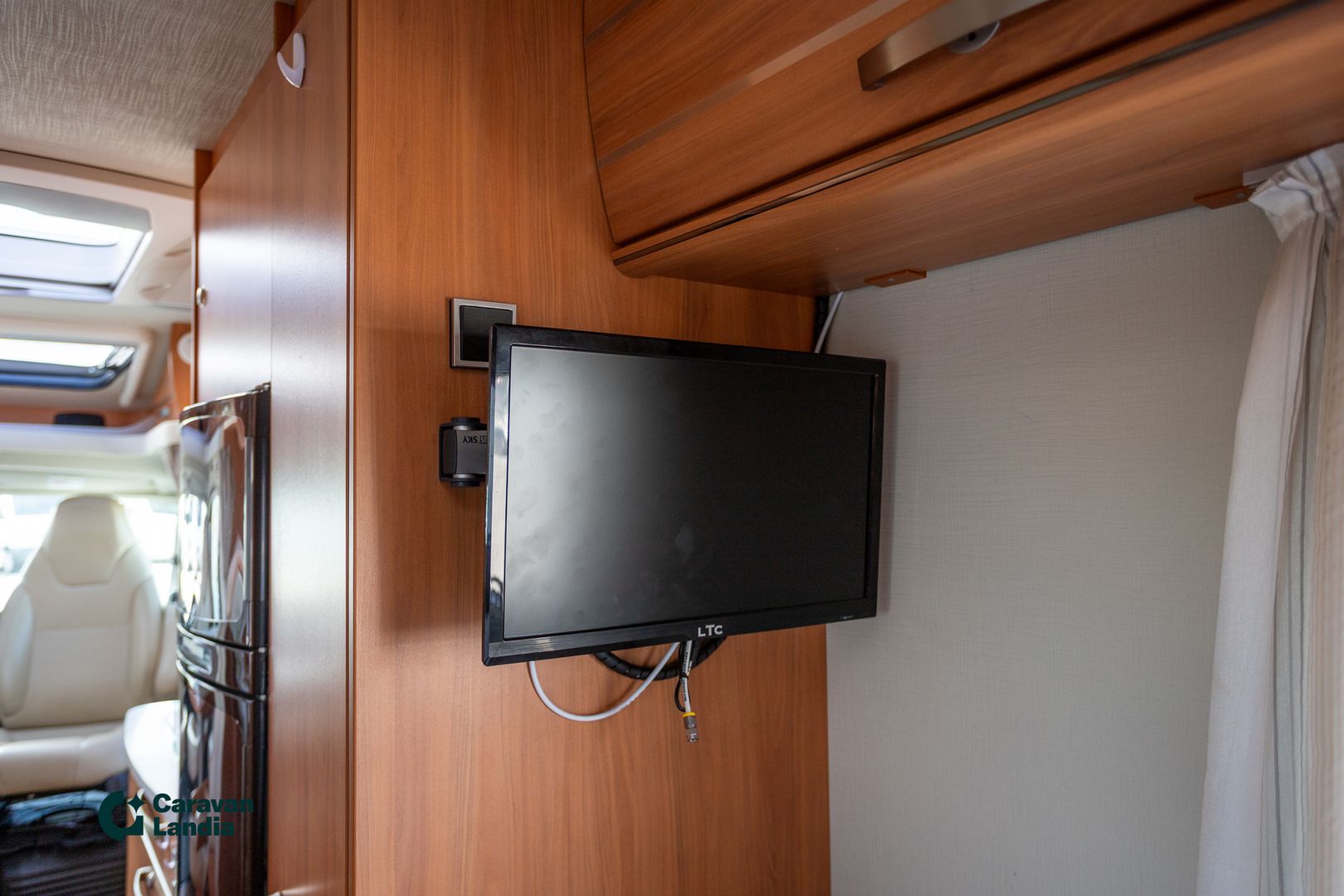 Hymer Exsis-t 588 2.3 Mjet 150hv ** TRUMA-SÄHKÖPATRUUNA, ERILLISVUOTEET, AURINKOPANEELI **, kuva 25