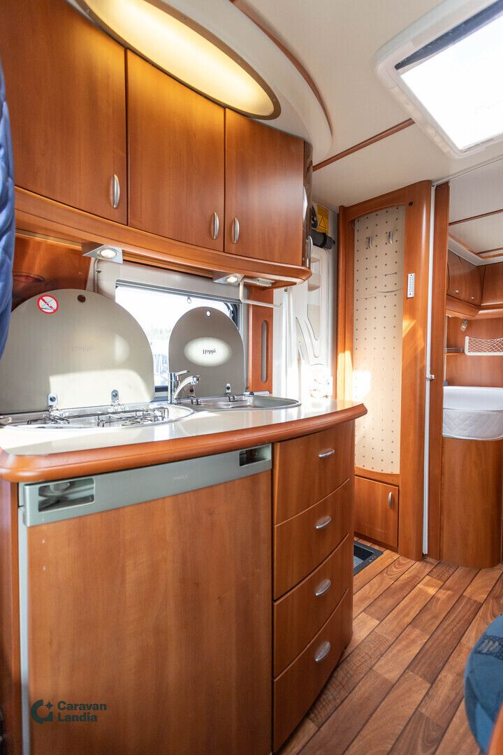 Hobby D 650 ES 2.3 Mjet 130hv ** TRUMA-SÄHKÖPATRUUNA, ERILLISVUOTEET, TAKA-WC **, kuva 10