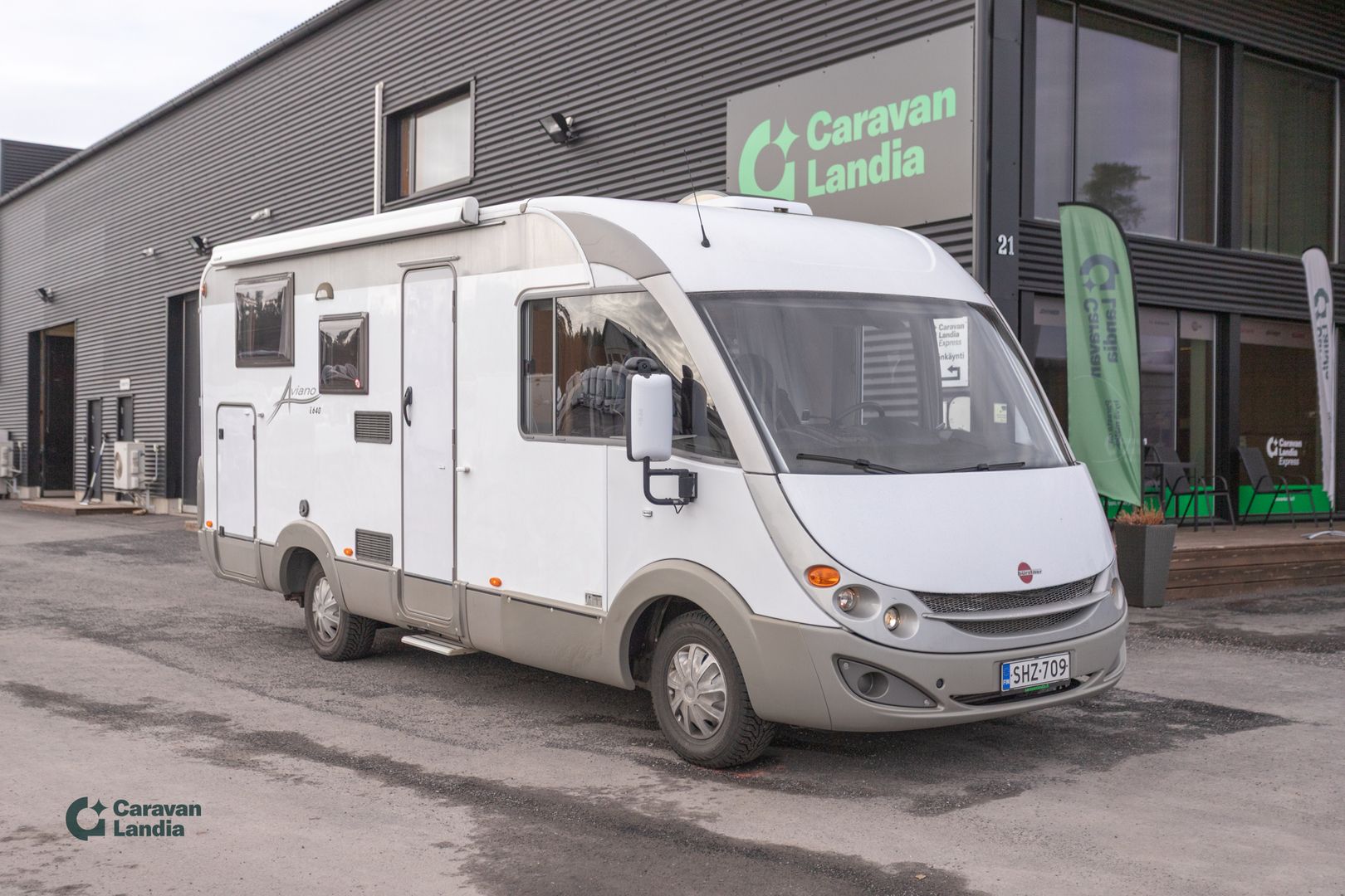 Burstner Aviano I 640 2.3 Mjet 130hv ** TRUMA-SÄHKÖPATRUUNA, ERILLISVUOTEET, MARKIISI, HUBBET-YLÄVUODE **, kuva 1