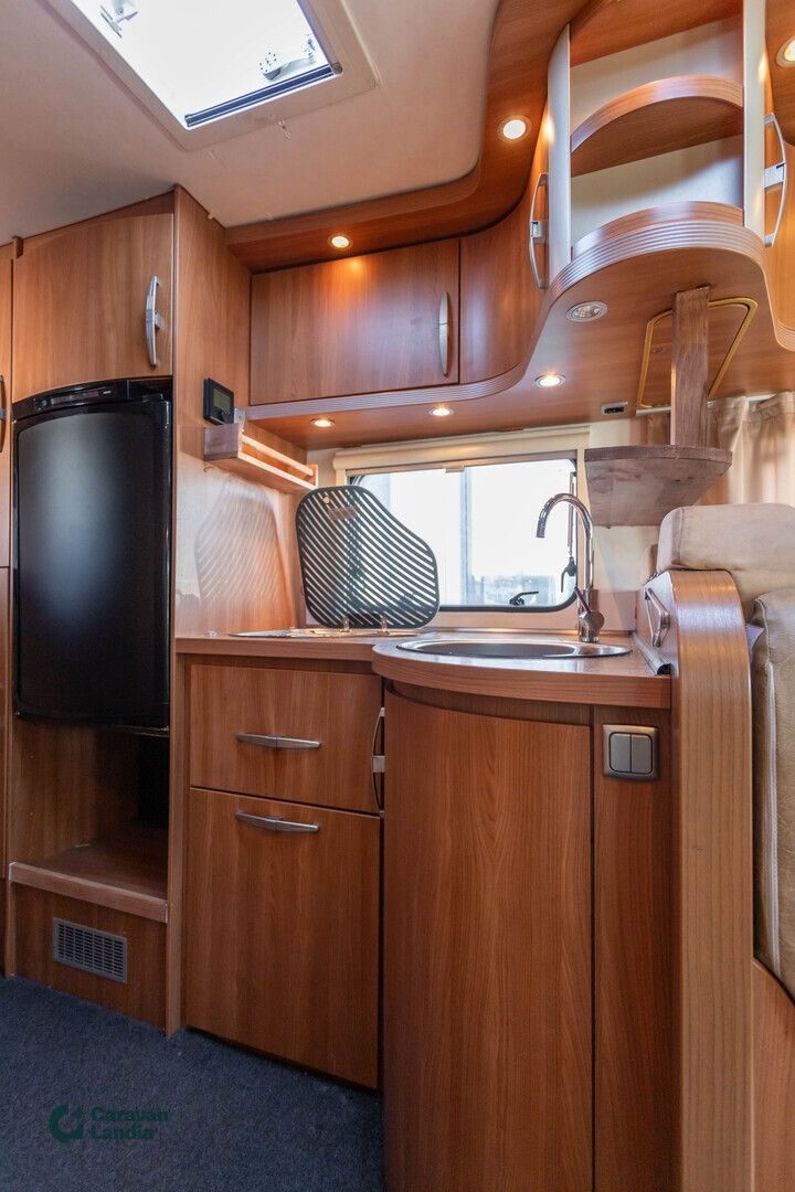 Hymer ECE 613 2.2 TDCi 130hv ** TRUMA-SÄHKÖPATRUUNA, PARIVUODE, MARKIISI **, kuva 9