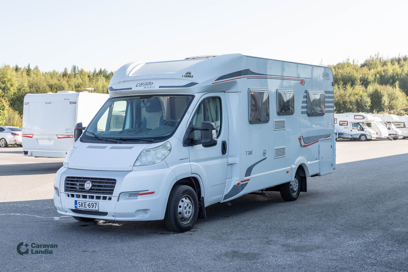 Carado T 345 2.3 Mjet 130 hv ** TRUMA-SÄHKÖPATRUUNA, PARIVUODE, MARKIISI, MIKROAALTOUUNI **, kuva 5