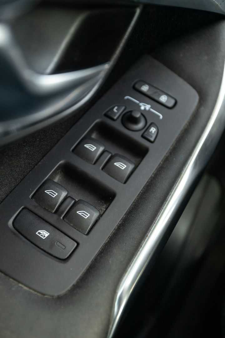 Volvo V40 D2 Momentum 114hv ** AKTIIVISET XENON VALOT, 2XRENKAAT, NAHKASISUSTA **, kuva 16