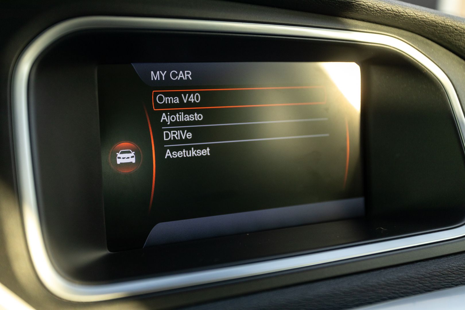 Volvo V40 D2 Momentum 114hv ** AKTIIVISET XENON VALOT, 2XRENKAAT, NAHKASISUSTA **, kuva 20
