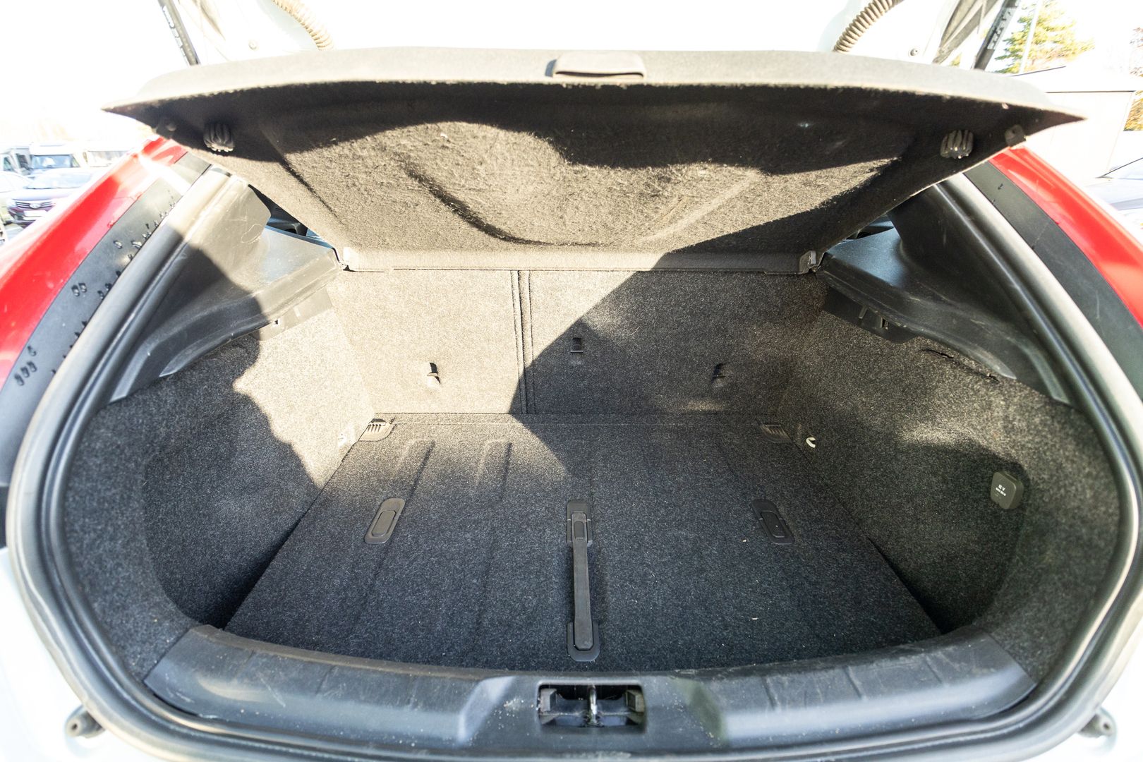Volvo V40 D2 Momentum 114hv ** AKTIIVISET XENON VALOT, 2XRENKAAT, NAHKASISUSTA **, kuva 24