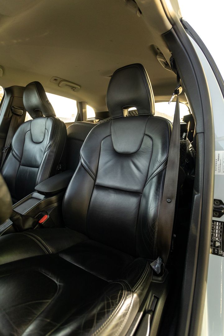 Volvo V40 D2 Momentum 114hv ** AKTIIVISET XENON VALOT, 2XRENKAAT, NAHKASISUSTA **, kuva 8