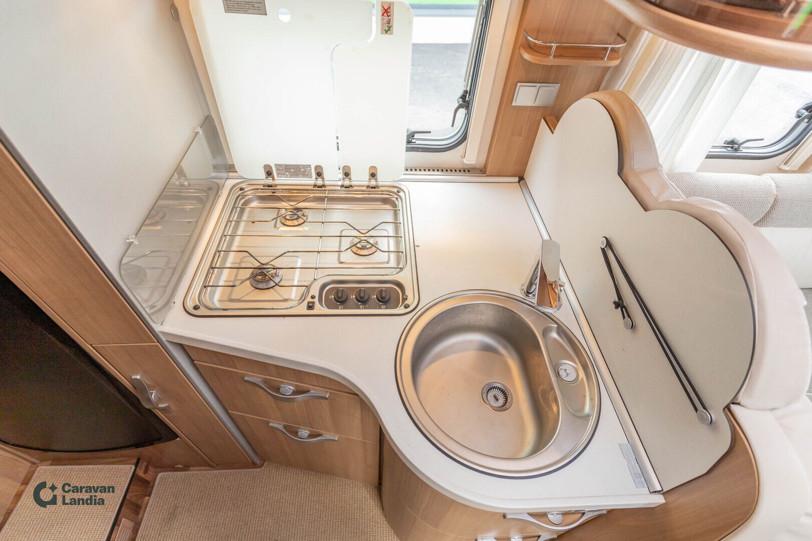Hymer T 674 2.3 Mjet 150hv **TULOSSA, ALDE, ERILLISVUOTEET, MARKIISI **, kuva 10