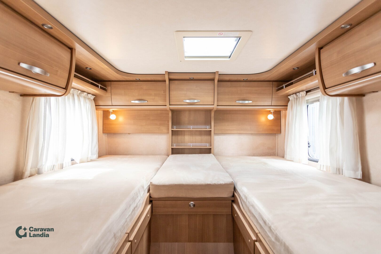 Hymer T 674 2.3 Mjet 150hv **TULOSSA, ALDE, ERILLISVUOTEET, MARKIISI **, kuva 14