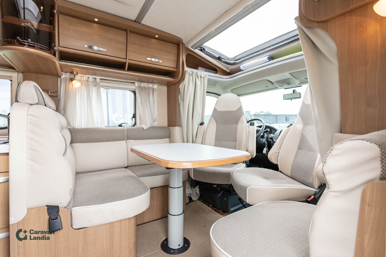 Hymer T 674 2.3 Mjet 150hv **TULOSSA, ALDE, ERILLISVUOTEET, MARKIISI **, kuva 8