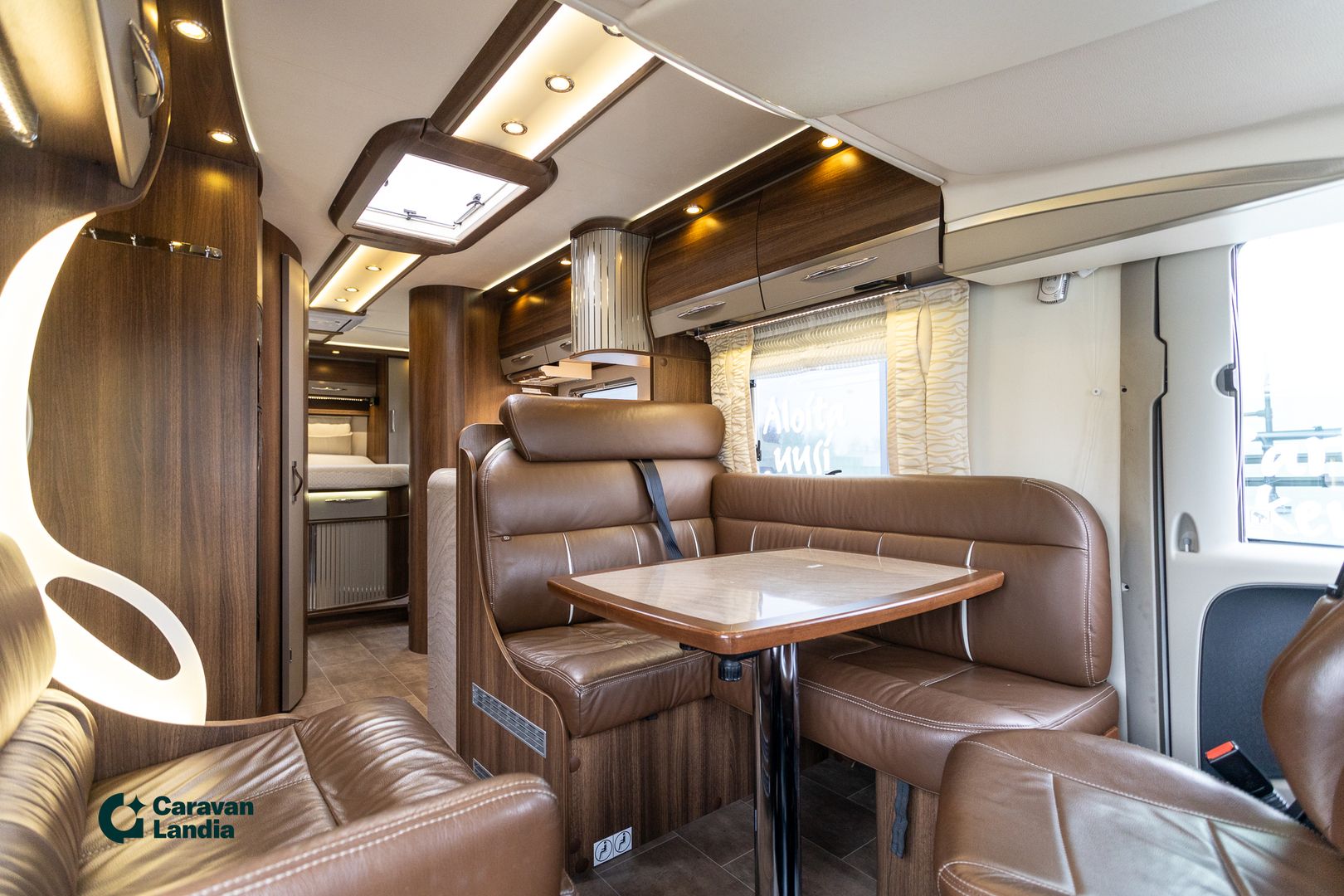 Burstner Elegance I 800 3.0 Mjet 180hv ** ALDE (KAASU/SÄHKÖ), SAAREKEVUODE, NAHKAVERHOILU **, kuva 9