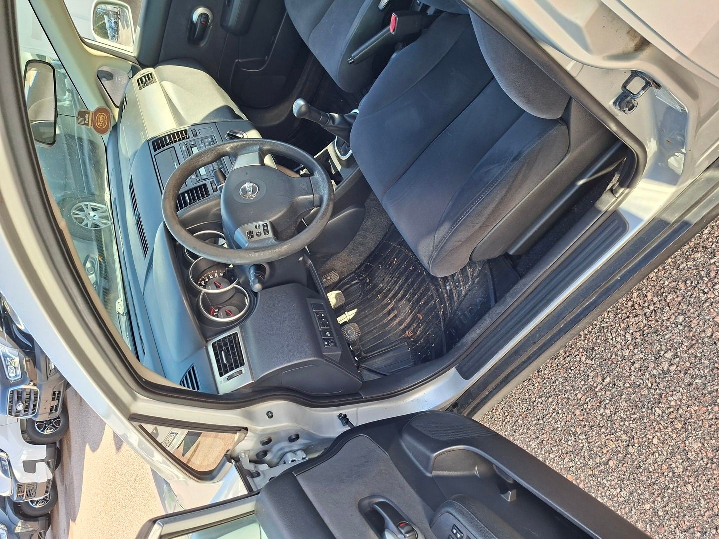 Nissan Tiida 1,6 Visia City + 5MT 4-ov., kuva 6