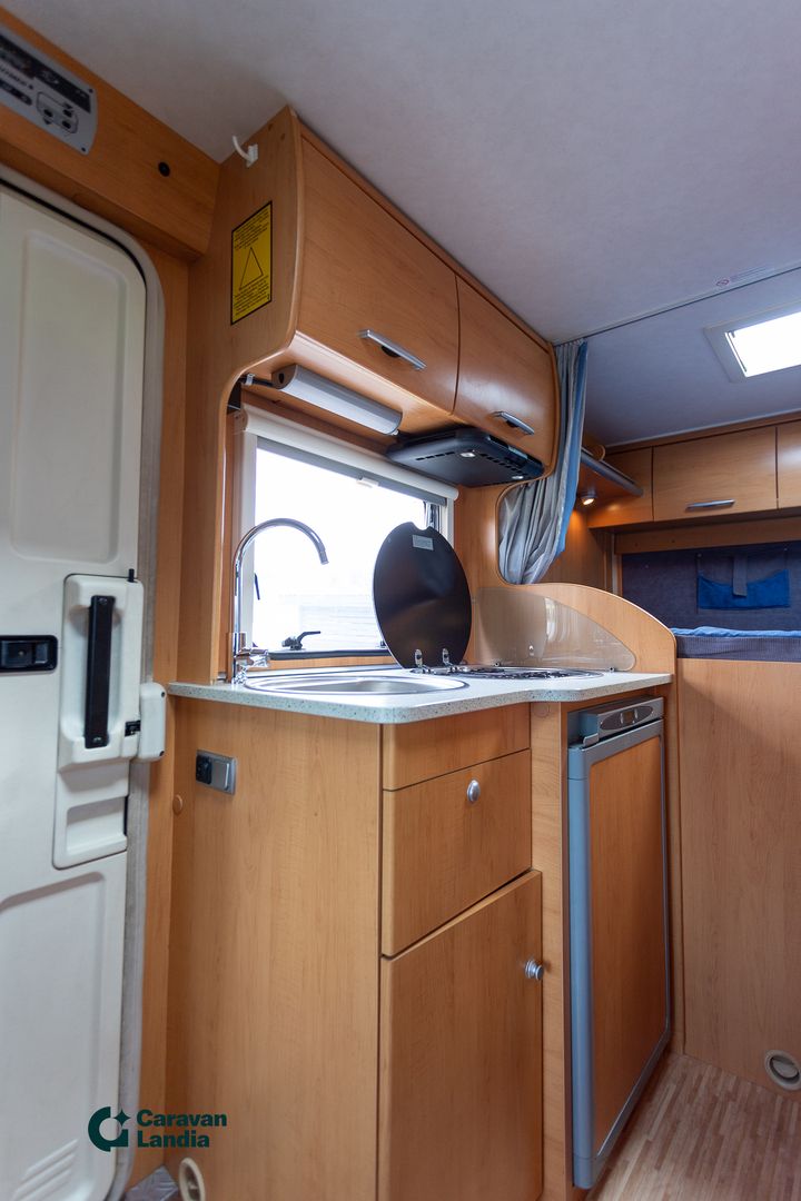 Hymer Van 522 2.0 TDCi 125hv ** TRUMA (KAASU/SÄHKÖ), OHJAAMOILMASTOINTI, PARIVUODE **, kuva 10