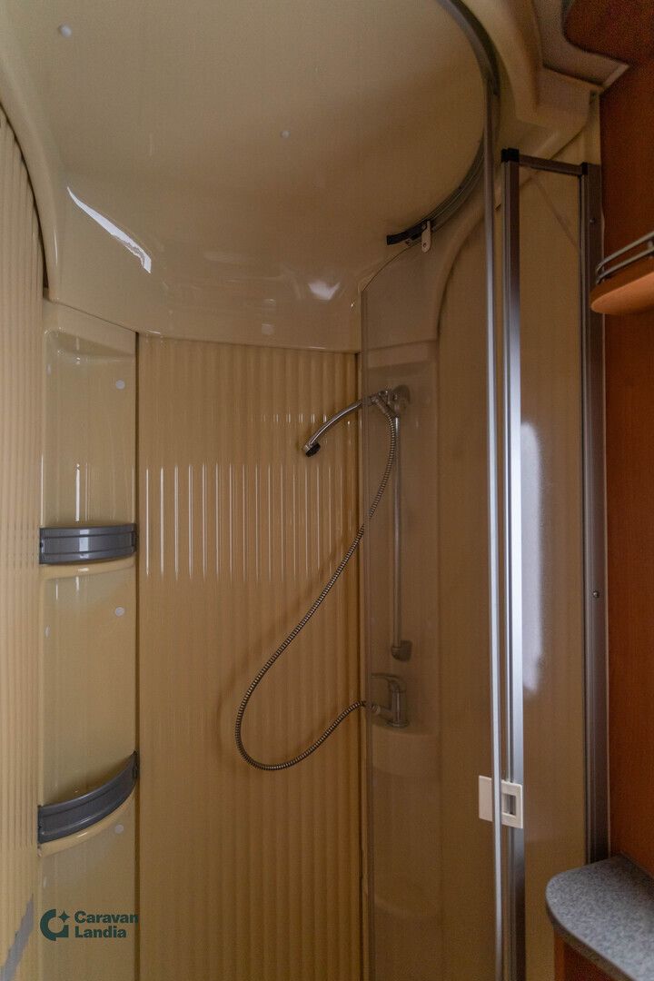 Dethleffs Fortero H 6945 2.4 TDCi 140hv ** TRUMA, PARIVUODE, VETOKOUKKU **, kuva 14