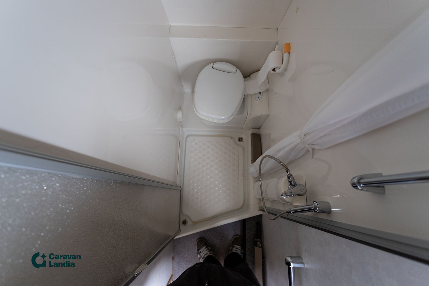 Dethleffs Camper 540 ** ALDE(KAASU/SÄHKÖ), INVERTTERI, PARIVUODE PITKITTÄIN **, kuva 20
