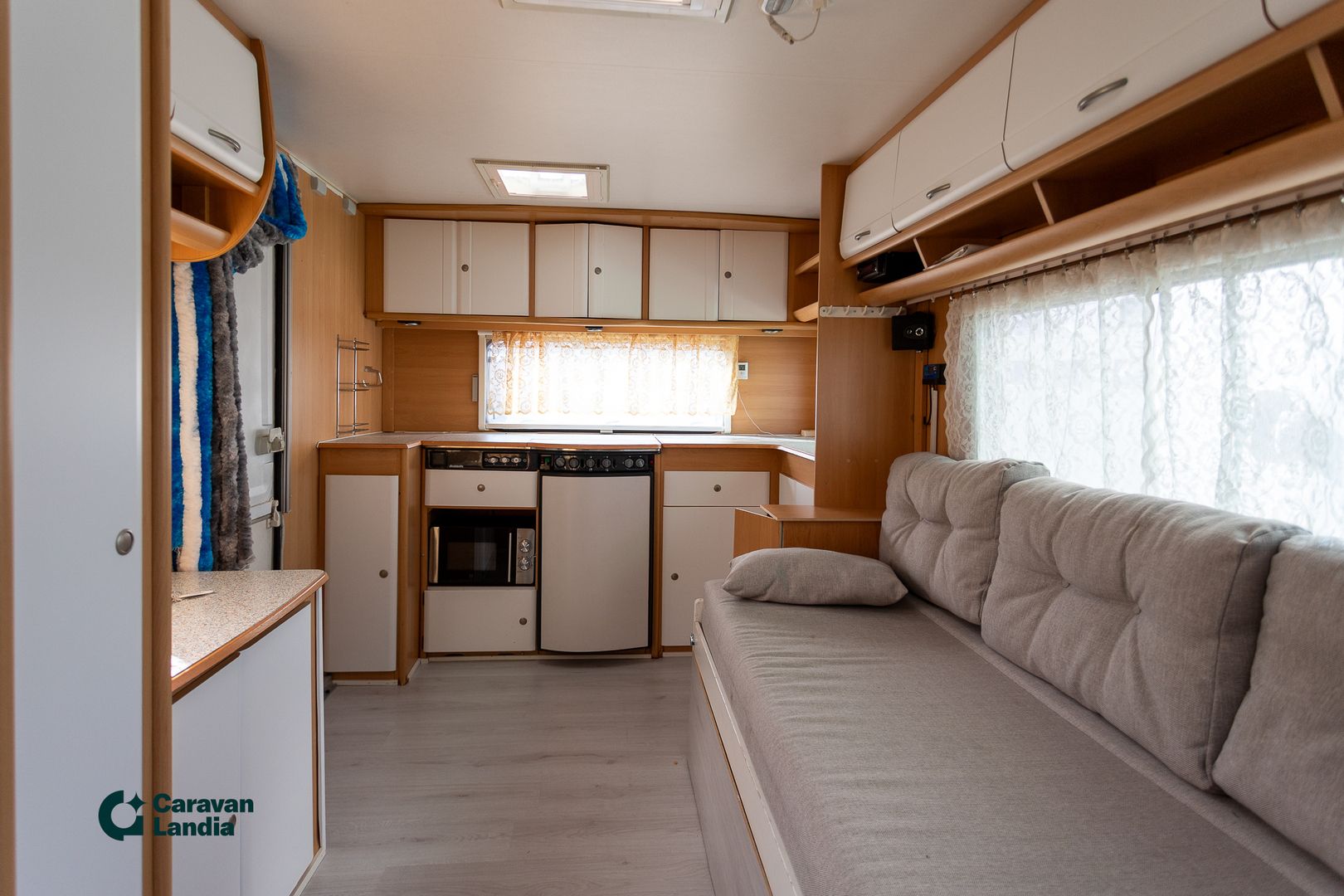 Dethleffs Camper 540 ** ALDE(KAASU/SÄHKÖ), INVERTTERI, PARIVUODE PITKITTÄIN **, kuva 7
