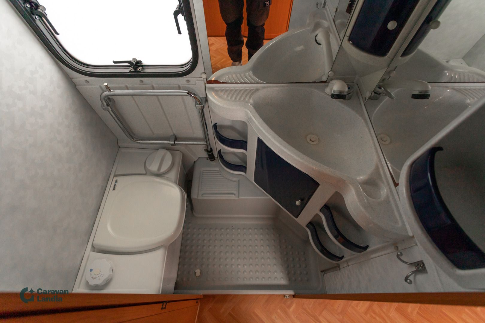 Adria C 613 UL ** ALDE, ERILLISVUOTEET, ISO PÖYTÄRYHMÄ **, kuva 13