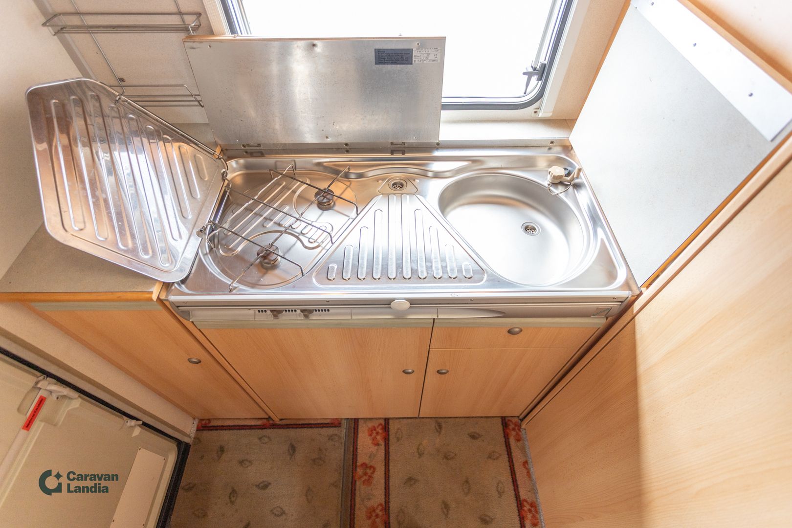 Knaus Eifelland Holiday 350 TK ** TRUMA SÄHKÖPATRUUNA, U-ISTUINRYHMÄ, 900KG KOKONAISMASSA **, kuva 11