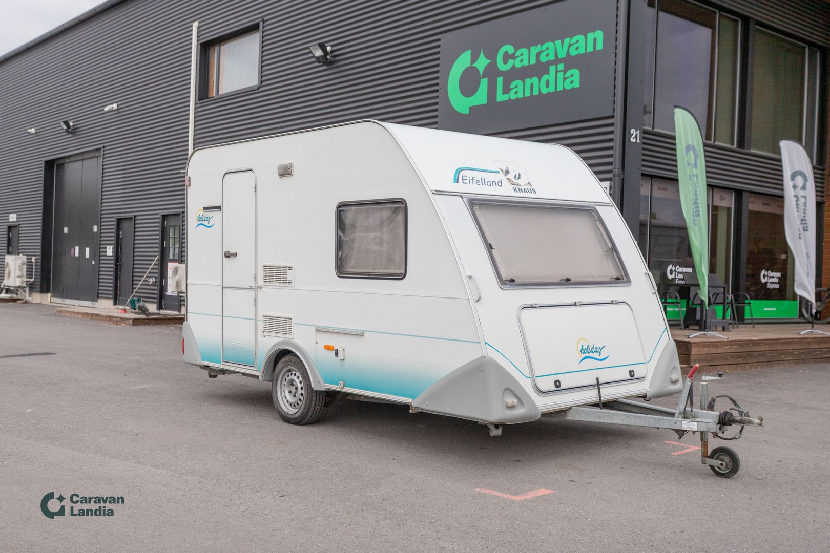 Knaus Eifelland Holiday 350 TK ** TRUMA SÄHKÖPATRUUNA, U-ISTUINRYHMÄ, 900KG KOKONAISMASSA **, kuva 1