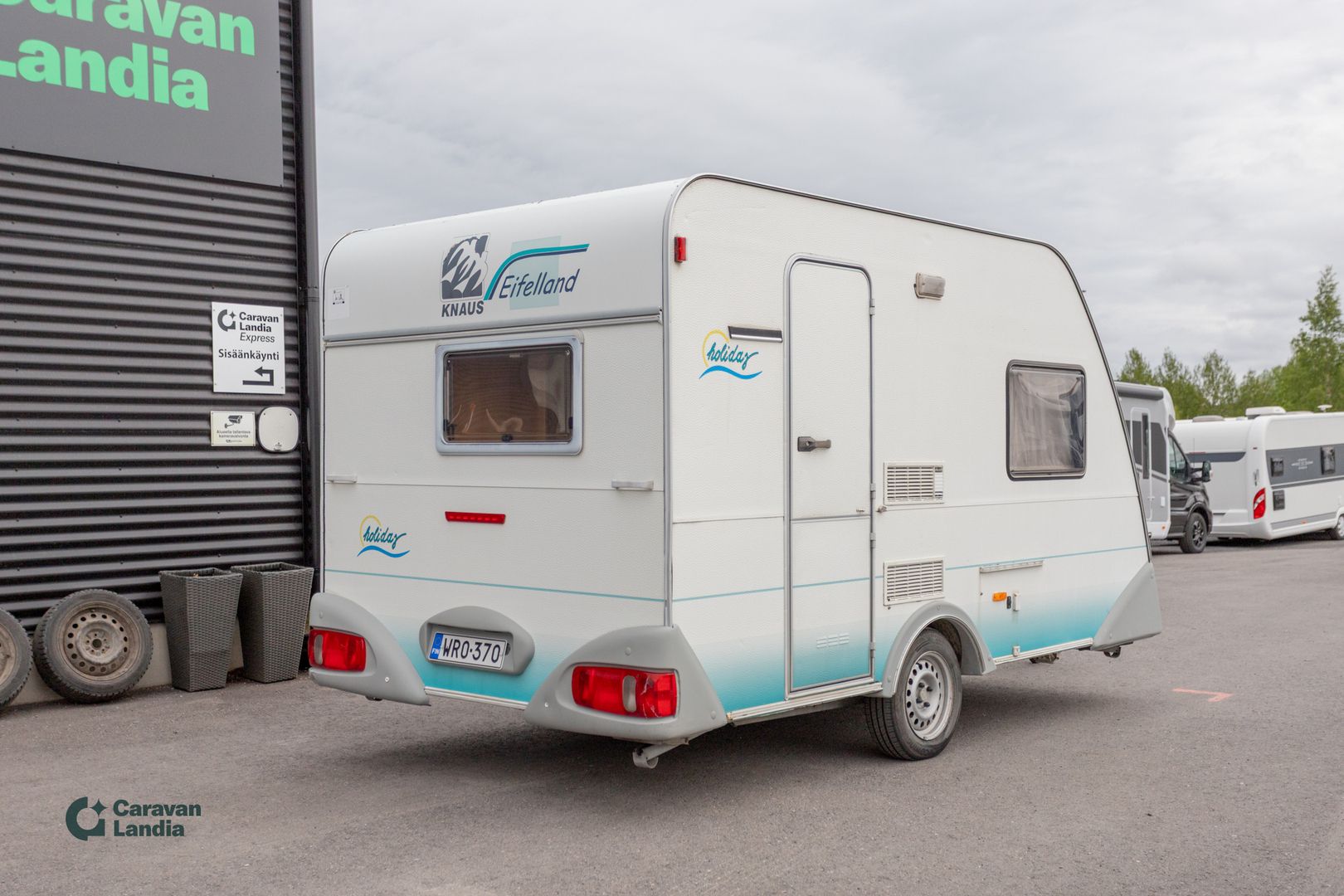 Knaus Eifelland Holiday 350 TK ** TRUMA SÄHKÖPATRUUNA, U-ISTUINRYHMÄ, 900KG KOKONAISMASSA **, kuva 3