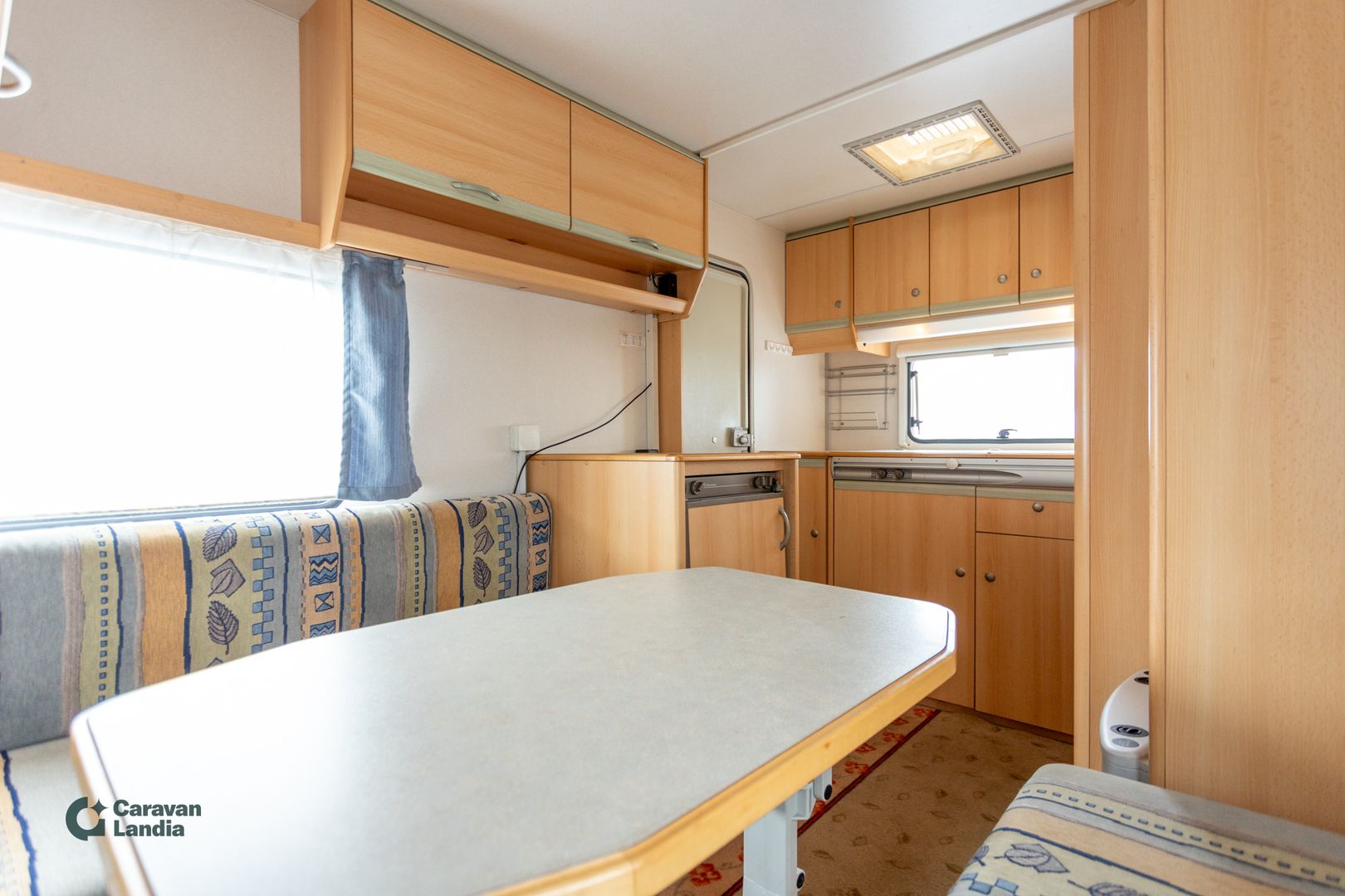 Knaus Eifelland Holiday 350 TK ** TRUMA SÄHKÖPATRUUNA, U-ISTUINRYHMÄ, 900KG KOKONAISMASSA **, kuva 7