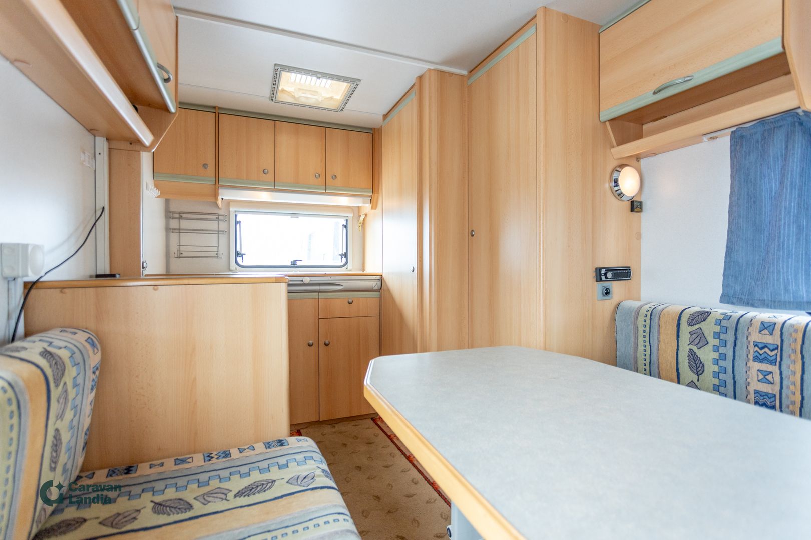 Knaus Eifelland Holiday 350 TK ** TRUMA SÄHKÖPATRUUNA, U-ISTUINRYHMÄ, 900KG KOKONAISMASSA **, kuva 9