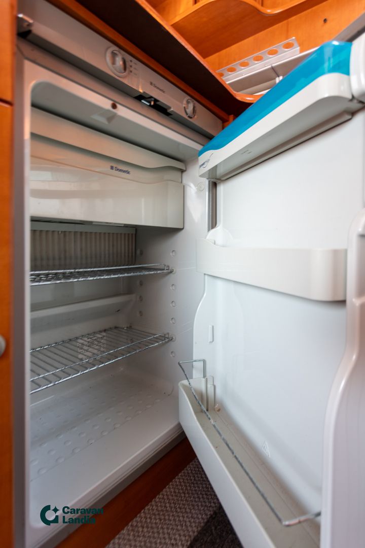 Lmc Favorit 720 ** TRUMA, MIKROAALTOUUNI, YÖPAIKAT JOPA KUUDELLE **, kuva 12