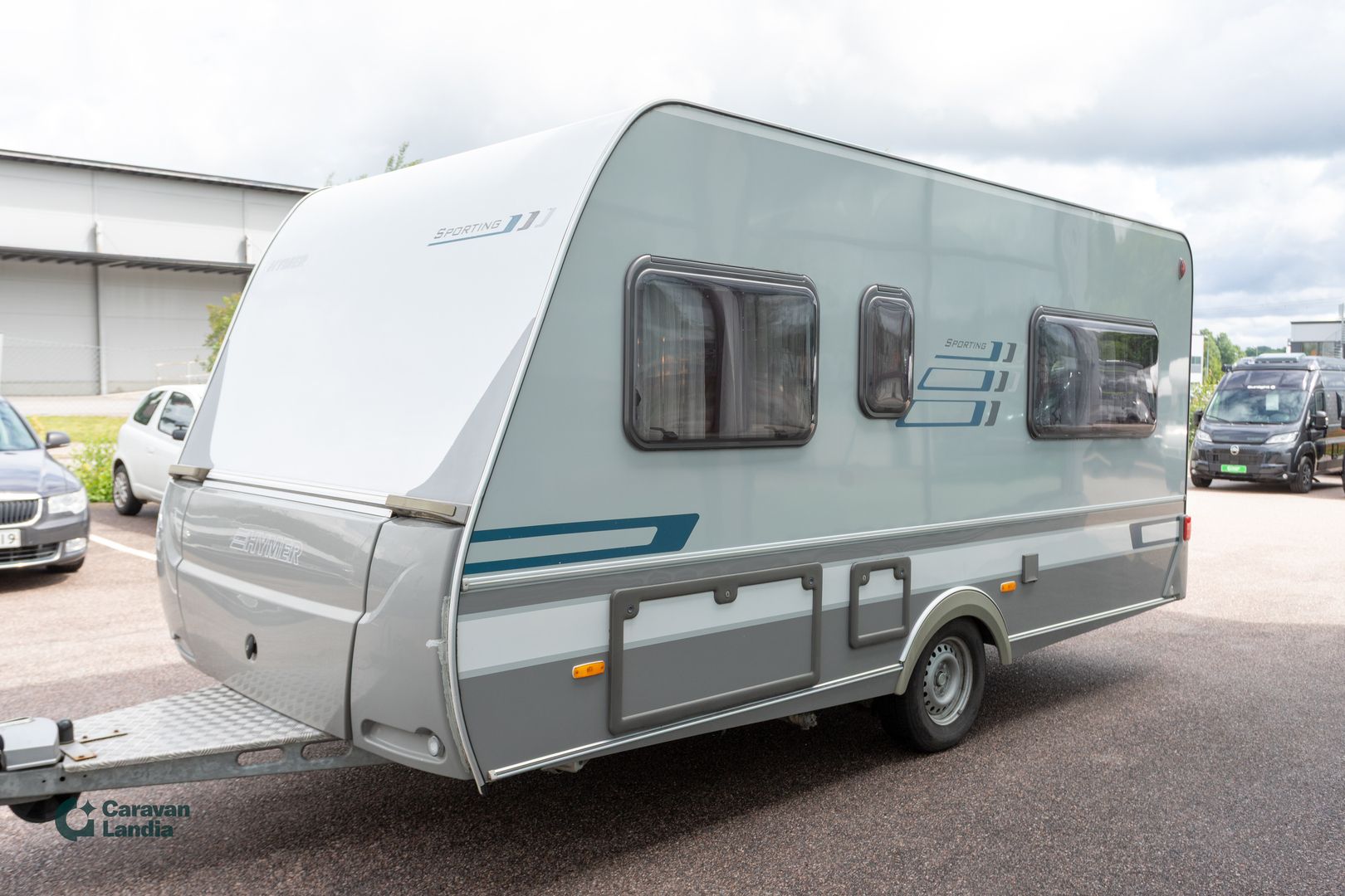 Hymer Sporting 440 **AURINKOPANEELI, TRUMA (KAASU/SÄHKÖ), PARIVUODE, 4 HLÖ**, kuva 5