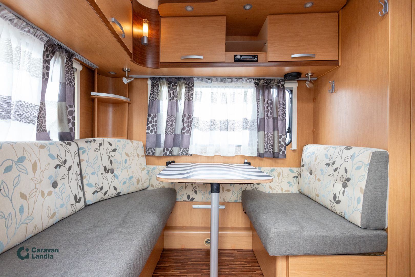 Hymer Sporting 440 **AURINKOPANEELI, TRUMA (KAASU/SÄHKÖ), PARIVUODE, 4 HLÖ**, kuva 6