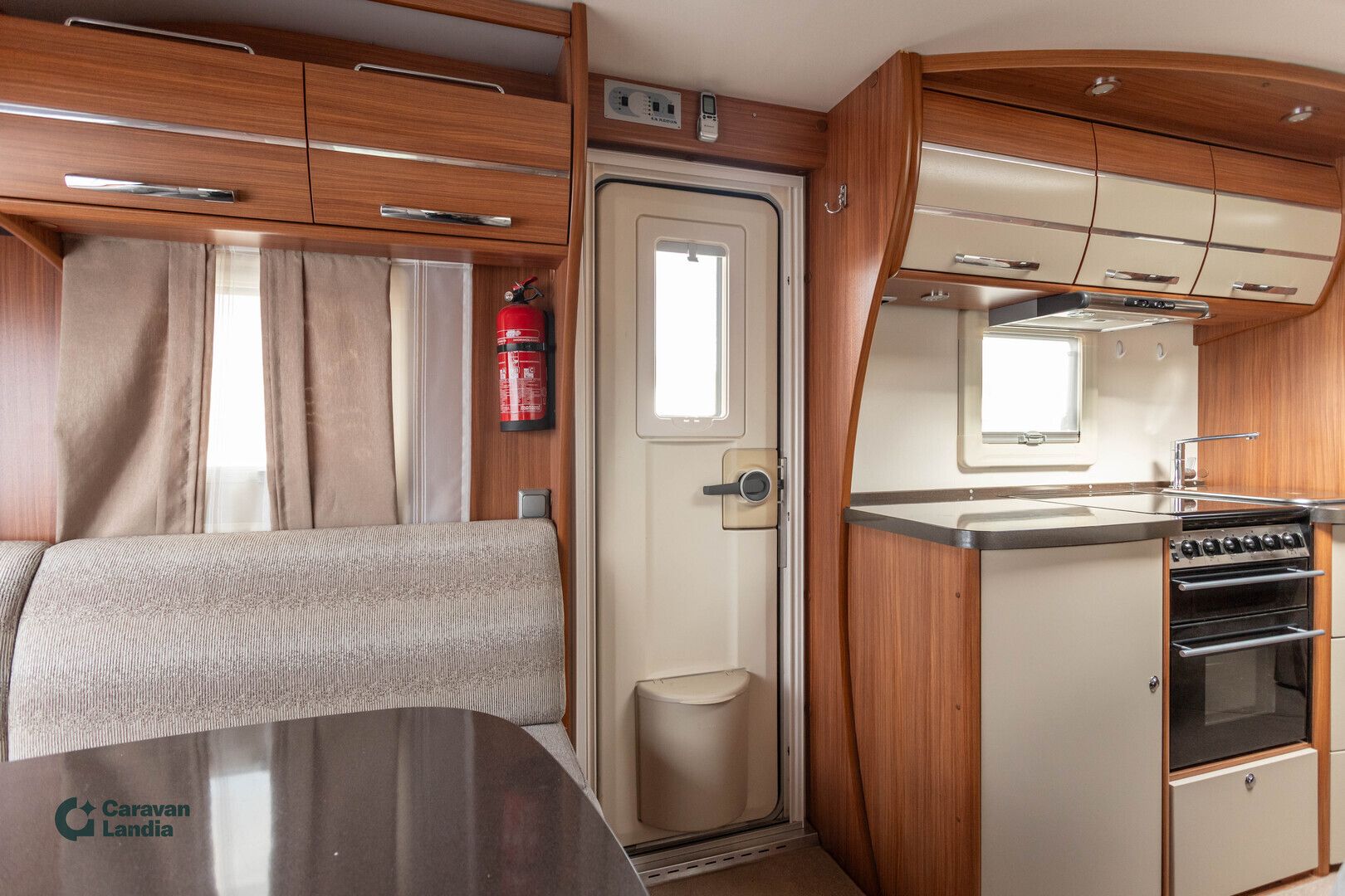 Adria Alpina 743 UP ** ALDE, PITKITTÄINEN-PARIVUODE, 2X ISTUINRYHMÄ, ILMASTOINTI **, kuva 8