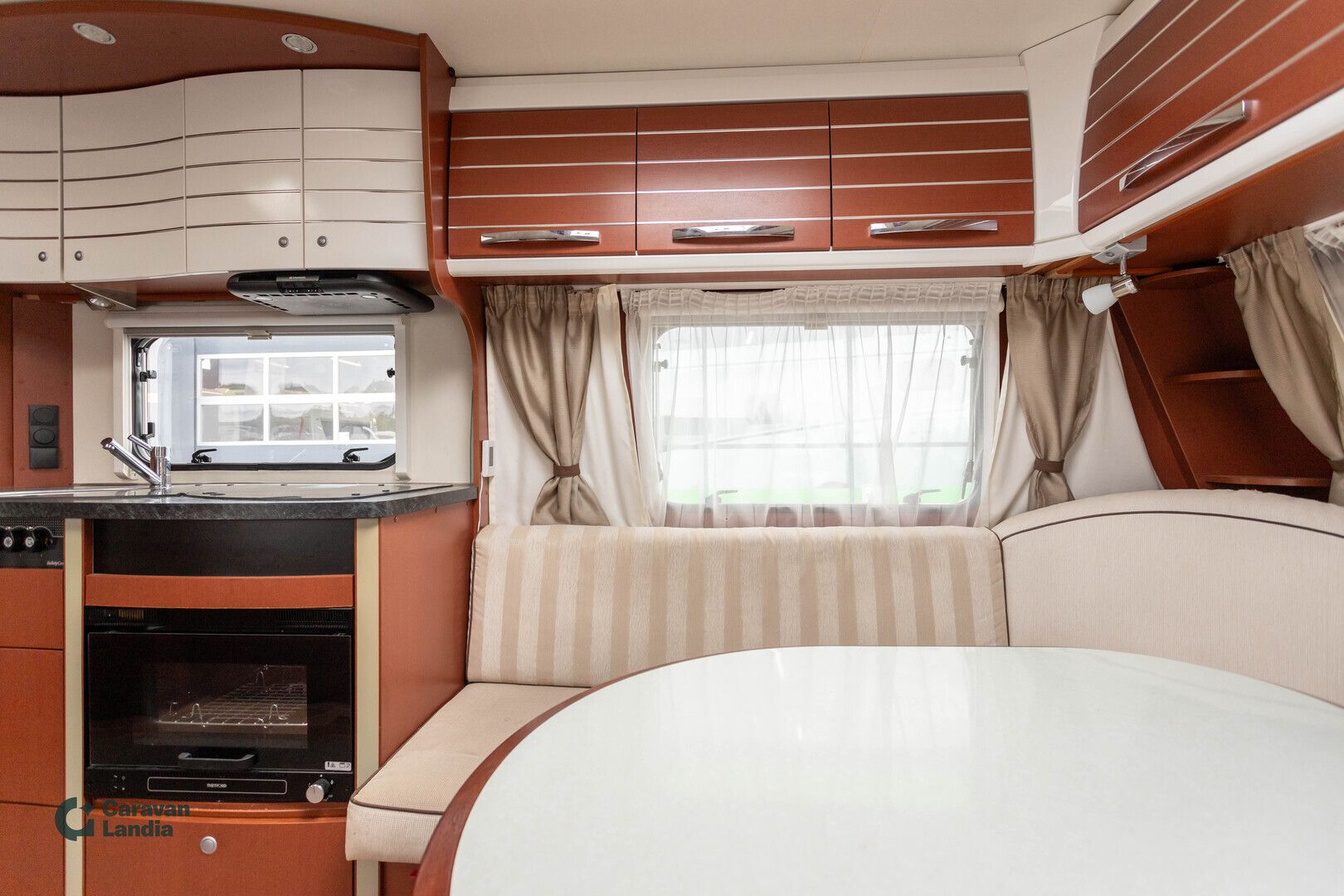 Dethleffs Beduin 595 S ** ALDE, PITKITTÄINEN-PARIVUODE, MARKIISI, KAASUN ULOSOTTO **, kuva 7