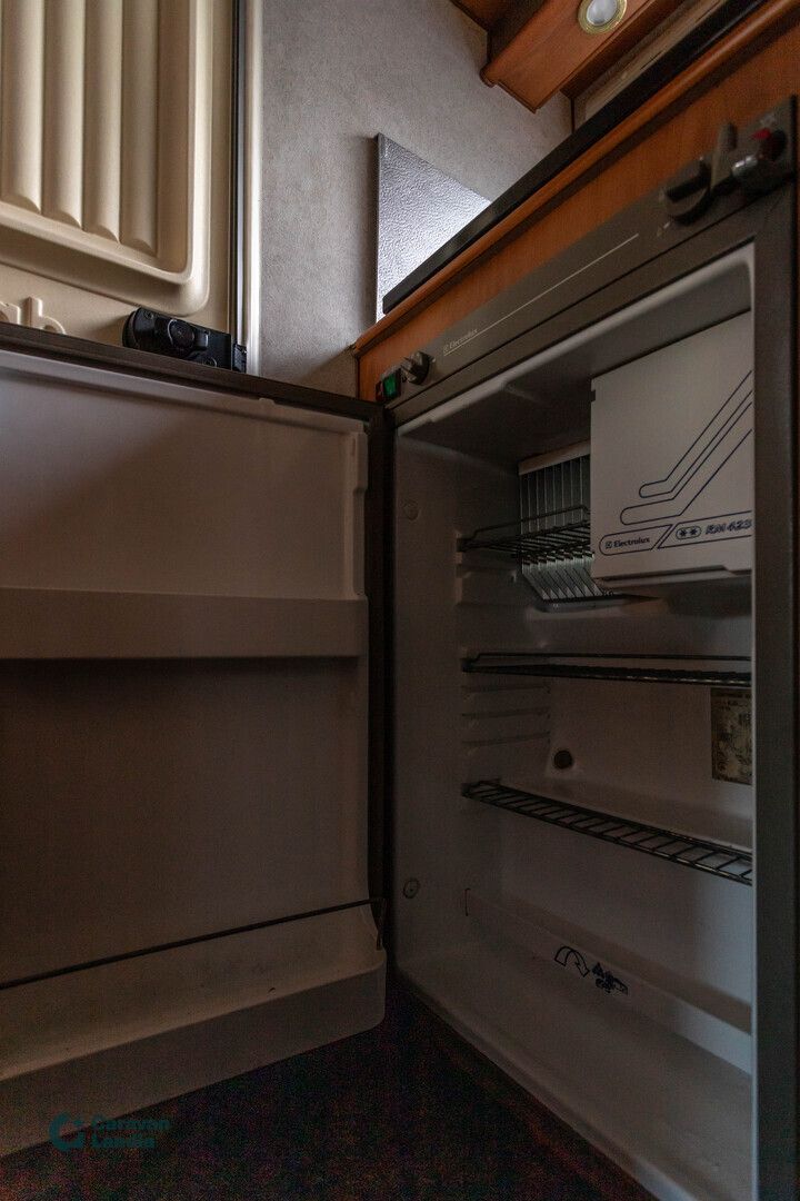 Elnagh Columbia 102 2.5 TDi 100 hv ** TRUMA, VASTAKKAINEN PÖYTÄRYHMÄ, SIVUSOHVA, PERUUTUSKAMERA **, kuva 12