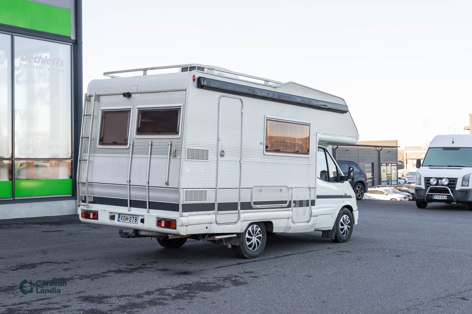 Elnagh Columbia 102 2.5 TDi 100 hv ** TRUMA, VASTAKKAINEN PÖYTÄRYHMÄ, SIVUSOHVA, PERUUTUSKAMERA **, kuva 3