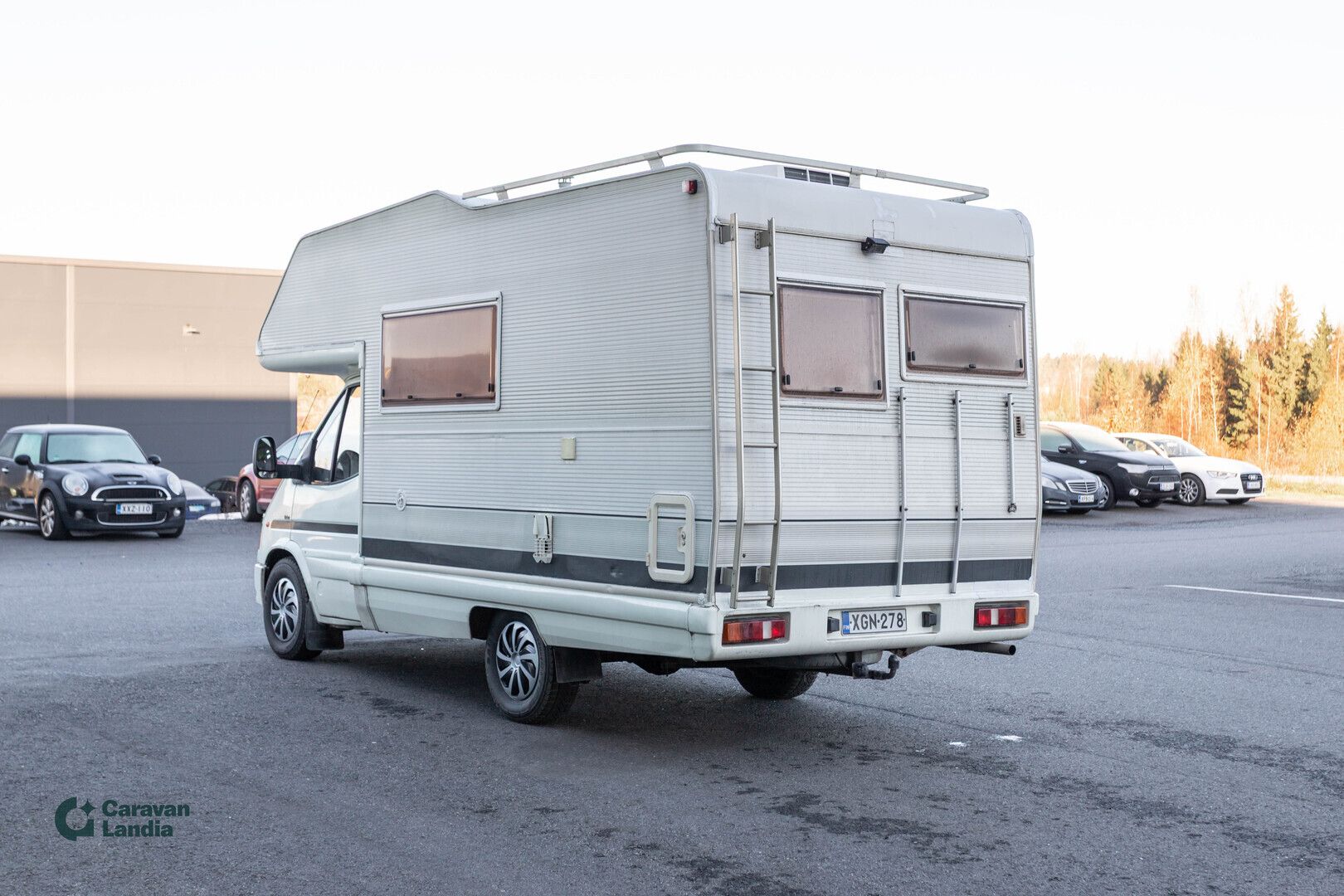 Elnagh Columbia 102 2.5 TDi 100 hv ** TRUMA, VASTAKKAINEN PÖYTÄRYHMÄ, SIVUSOHVA, PERUUTUSKAMERA **, kuva 4