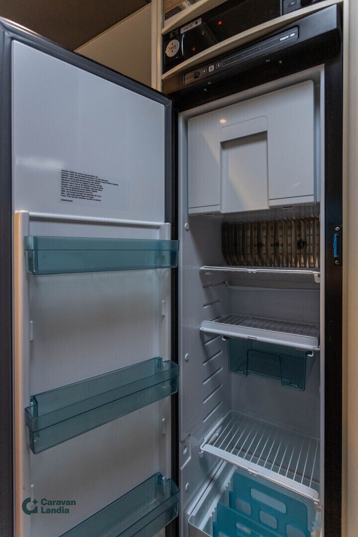 Adria Matrix M 600SC 2.0 BlueHDi 130hv ** TRUMA-SÄHKÖPATRUUNA, SAAREKEVUODE, LASKUVUODE **, kuva 13