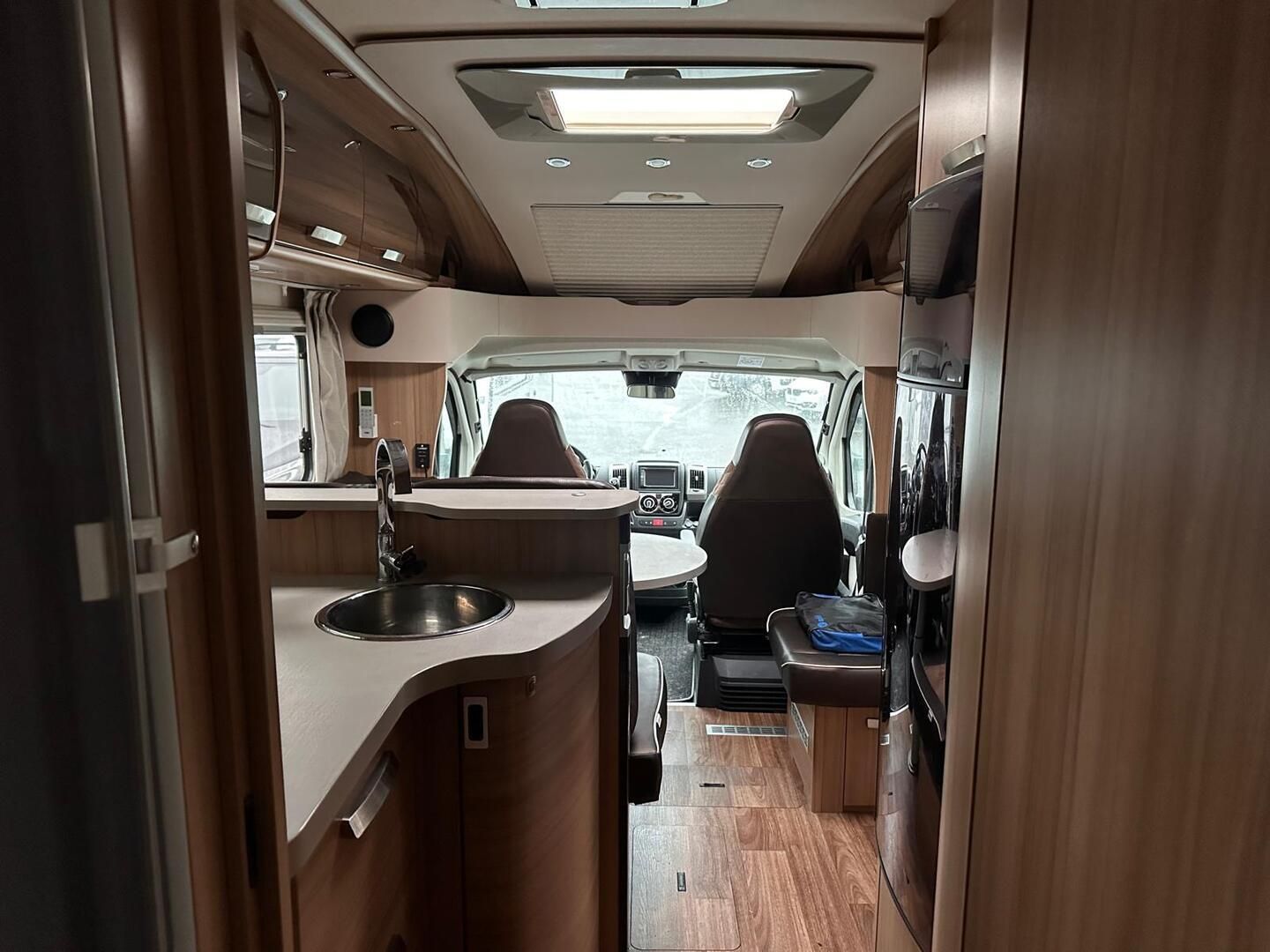 Knaus Sky TI 700 MX Mjet 2.3 130hv ** JUURI TULLUT, SAAREKEVUODE, 2X ILMASTOINTI, ALDE **, kuva 6