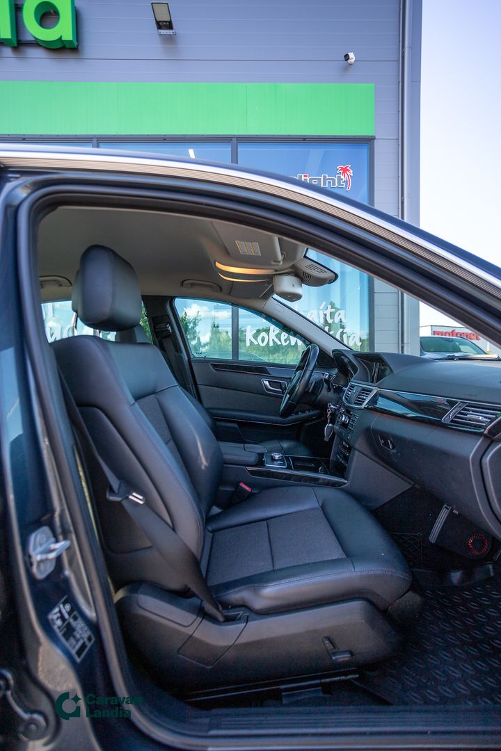 Mercedes-Benz E 300 CDI 204hv Bluetec Hybrid ** NAVIGAATTORI, PUOLINAHKASISUSTA, LOHKOLÄMMITIN **, kuva 11