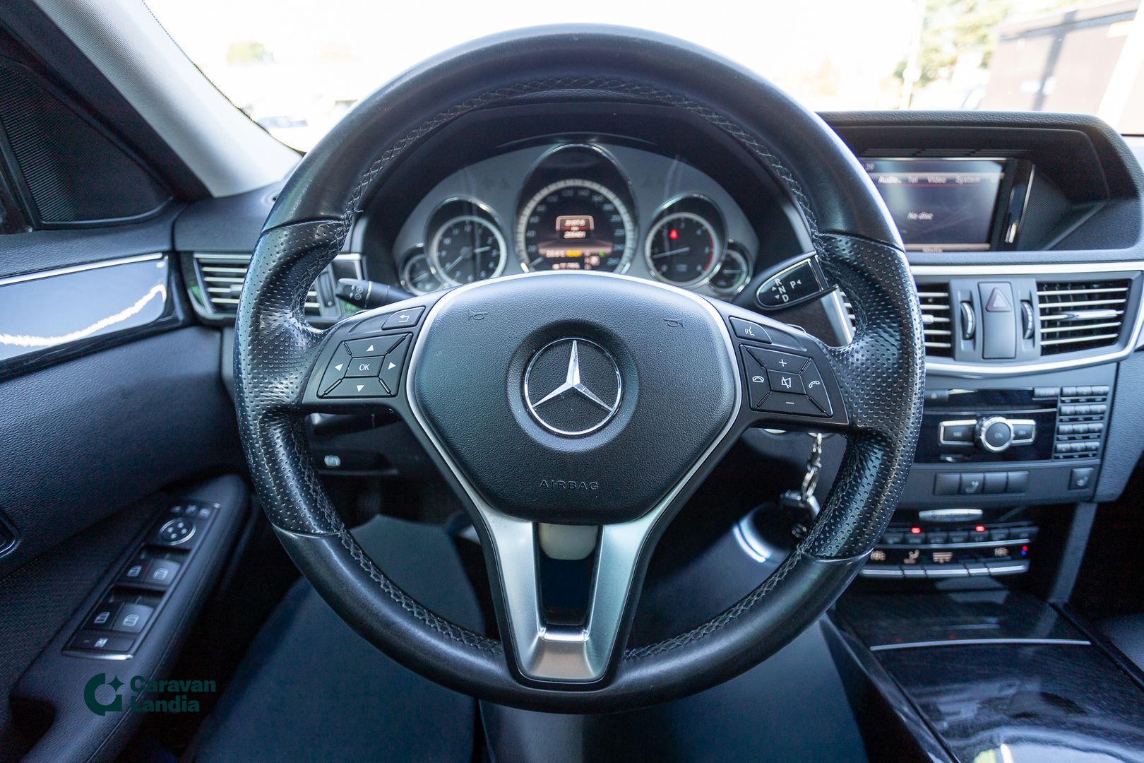 Mercedes-Benz E 300 CDI 204hv Bluetec Hybrid ** NAVIGAATTORI, PUOLINAHKASISUSTA, LOHKOLÄMMITIN **, kuva 15