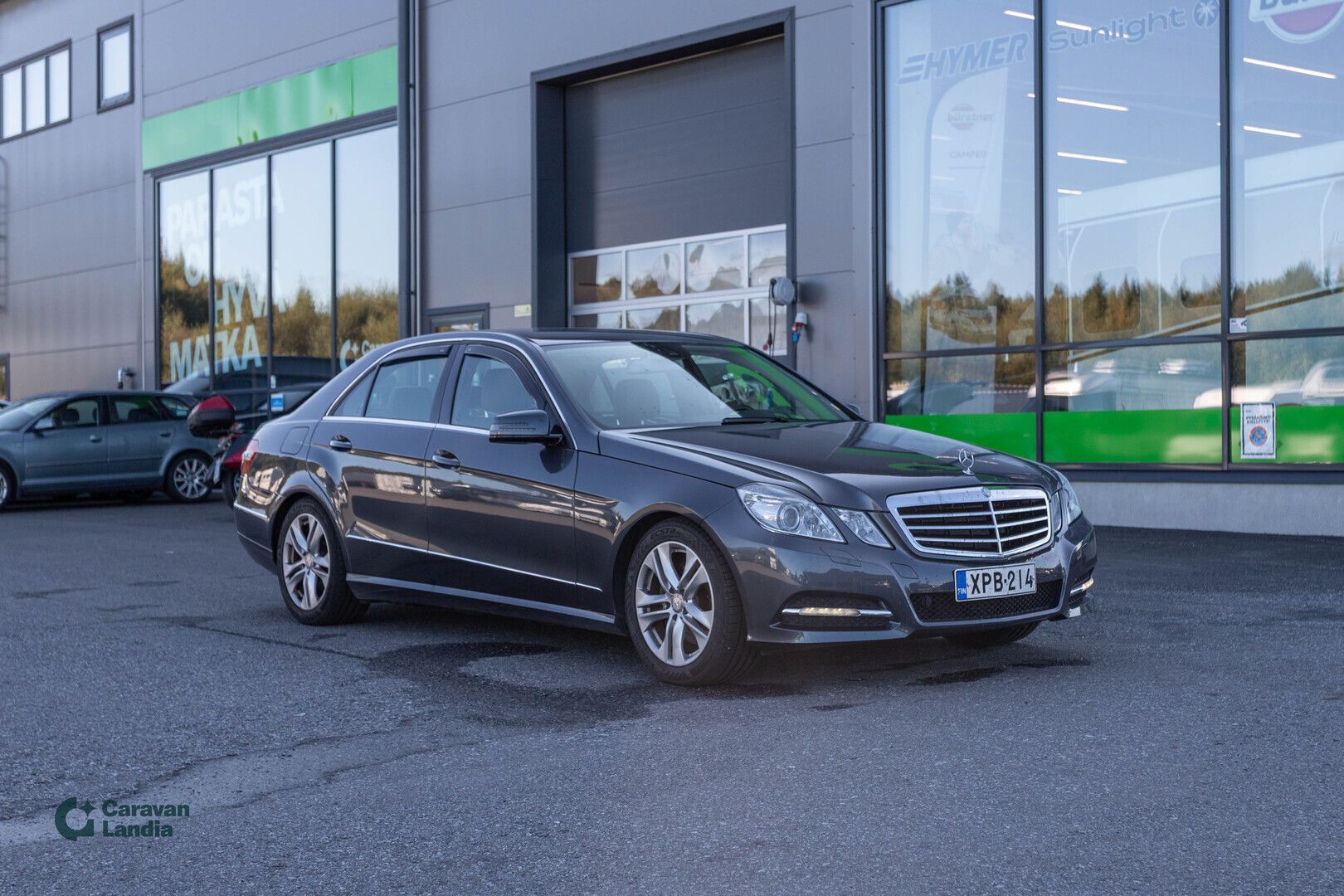 Mercedes-Benz E 300 CDI 204hv Bluetec Hybrid ** NAVIGAATTORI, PUOLINAHKASISUSTA, LOHKOLÄMMITIN **, kuva 1