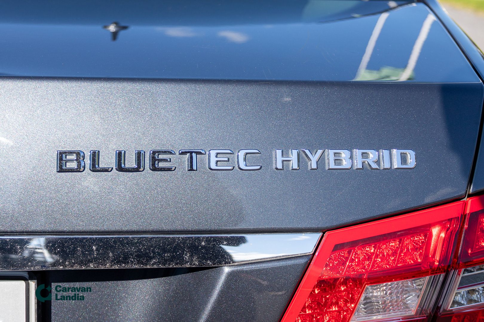 Mercedes-Benz E 300 CDI 204hv Bluetec Hybrid ** NAVIGAATTORI, PUOLINAHKASISUSTA, LOHKOLÄMMITIN **, kuva 30