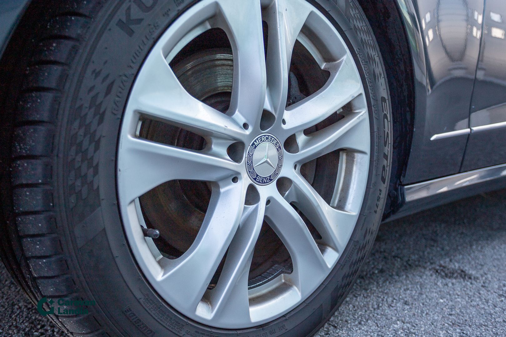 Mercedes-Benz E 300 CDI 204hv Bluetec Hybrid ** NAVIGAATTORI, PUOLINAHKASISUSTA, LOHKOLÄMMITIN **, kuva 31