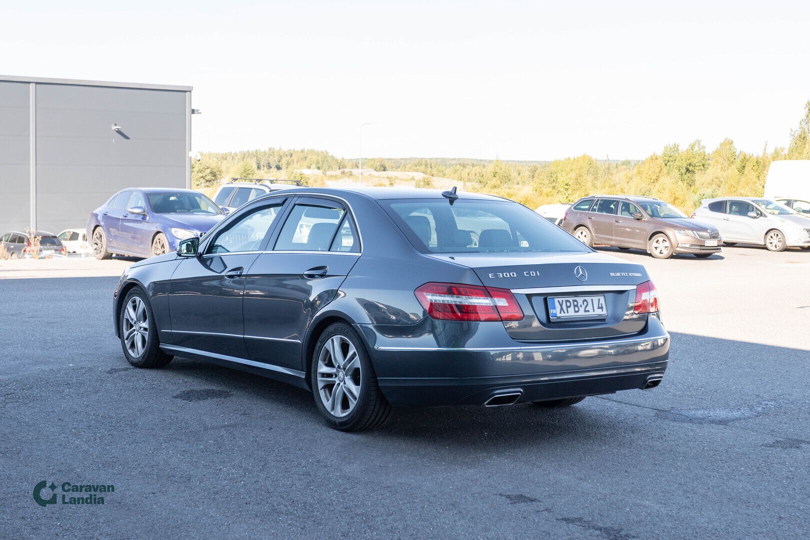 Mercedes-Benz E 300 CDI 204hv Bluetec Hybrid ** NAVIGAATTORI, PUOLINAHKASISUSTA, LOHKOLÄMMITIN **, kuva 5