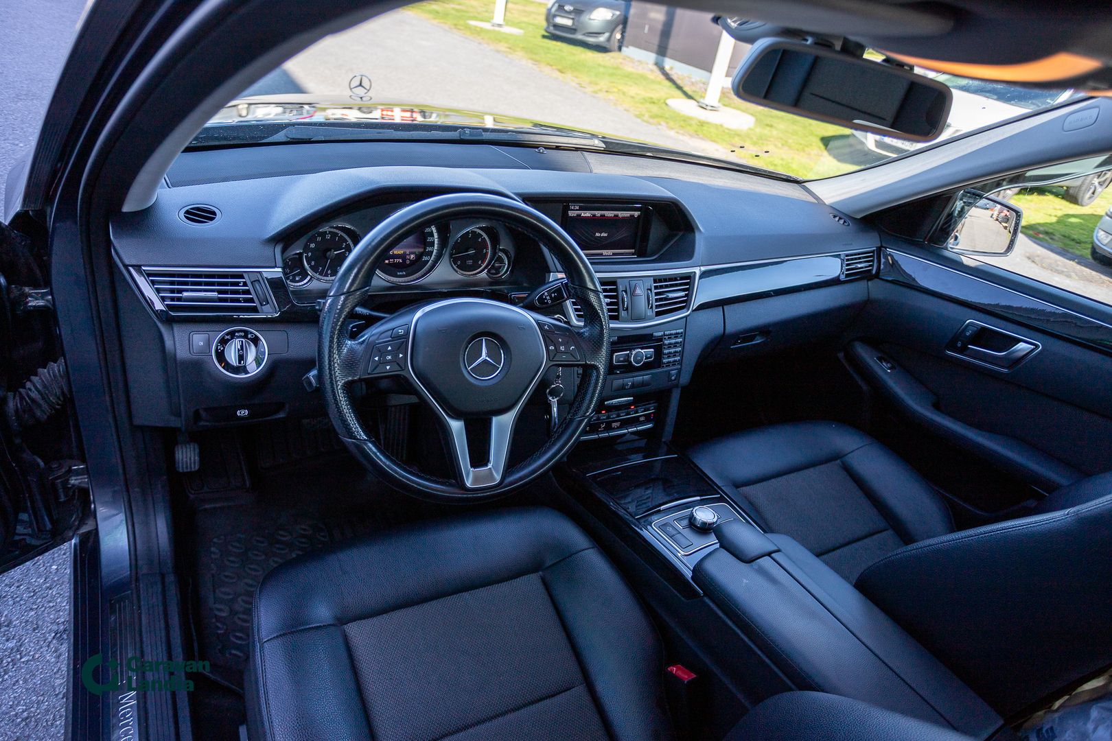 Mercedes-Benz E 300 CDI 204hv Bluetec Hybrid ** NAVIGAATTORI, PUOLINAHKASISUSTA, LOHKOLÄMMITIN **, kuva 7