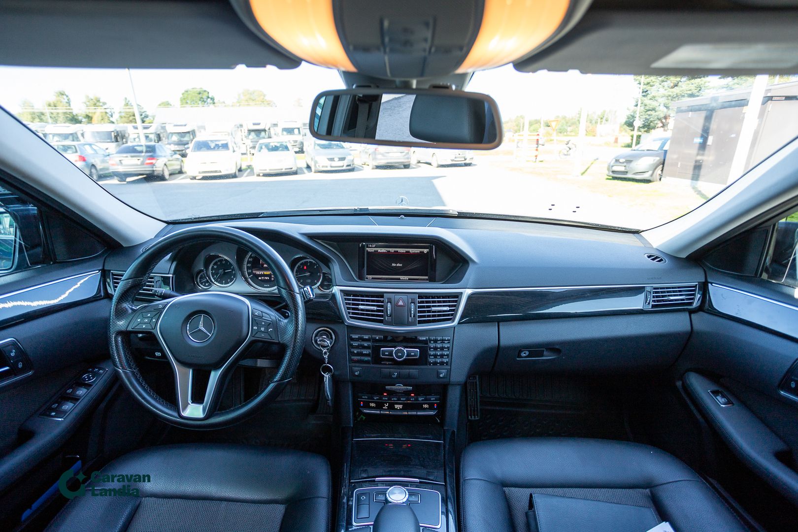 Mercedes-Benz E 300 CDI 204hv Bluetec Hybrid ** NAVIGAATTORI, PUOLINAHKASISUSTA, LOHKOLÄMMITIN **, kuva 8