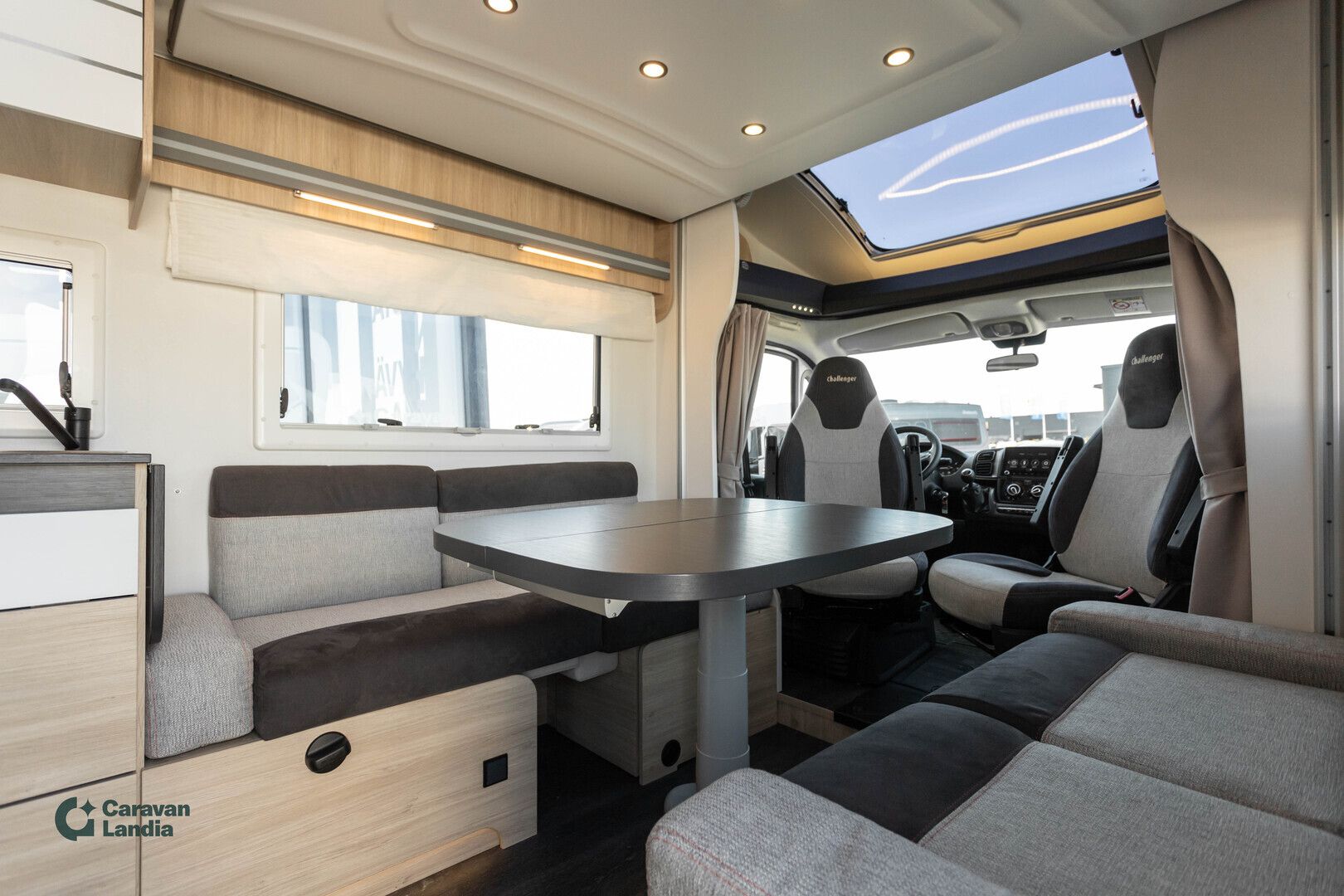 Challenger 380 Start Edition 2.2 Mjet 140hv ** DIESEL-KESKUSLÄMMITYS, 2-KERROSVUODE, SÄHKÖ-HUBBET, MARKIISI **, kuva 8