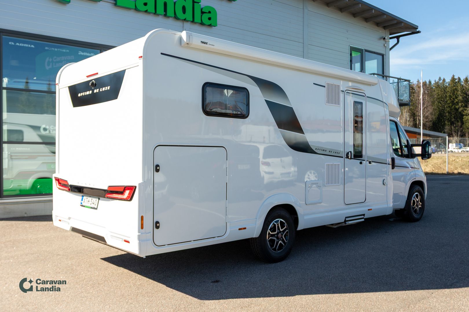 Hobby Optima De Luxe T70 GE 140hv **AJAMATON, ERILLISVUOTEET, LATTIALÄMMITYS, UUNI, P.KAMERA, MARKIISI**, kuva 3