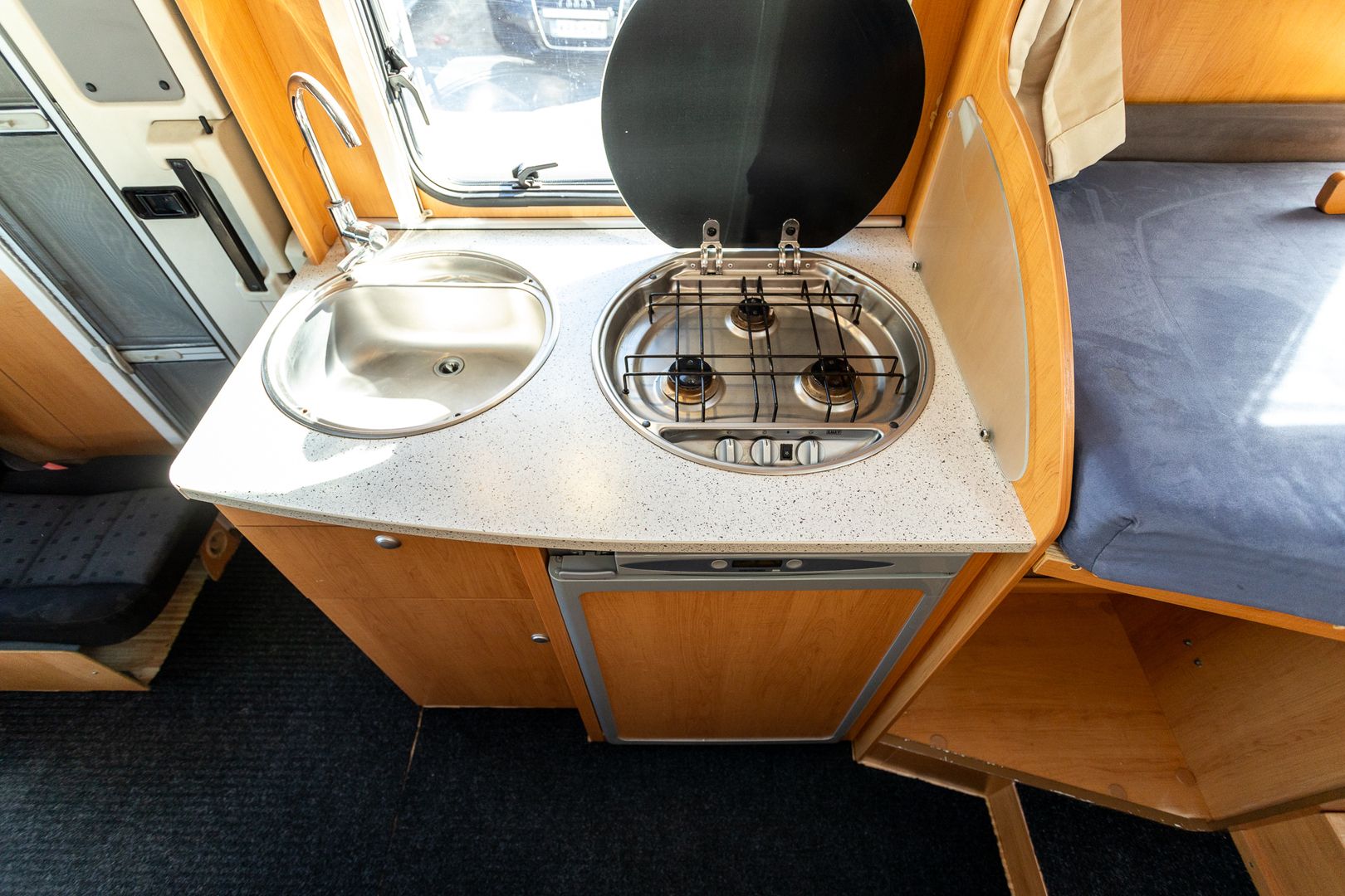 Hymer Van 572 2.2 TDCi 130hv ** TRUMA (KAASU/SÄHKÖ), ERILLISVUOTEET, REK 5 HLÖLLE **, kuva 12